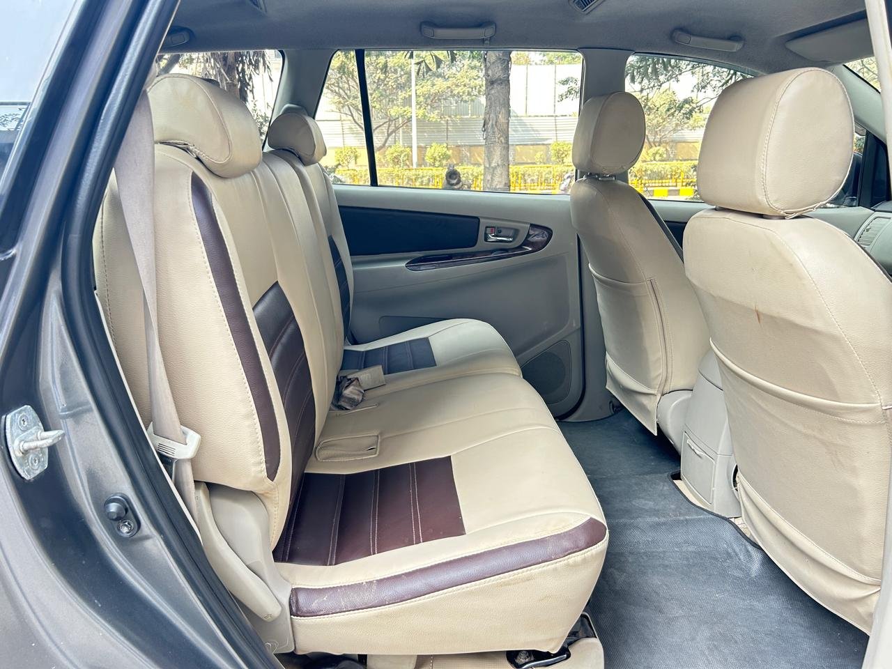 Innova 2.5 V